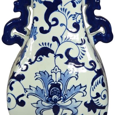 Vintage Chinese Blue and White Porcelain Quadrangular Vase