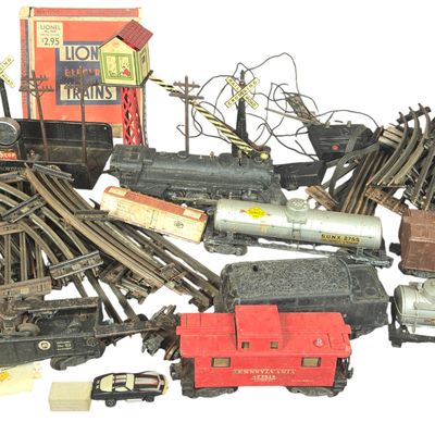 A Large Collection of Vintage Lionel and Marx O Gauge Model Trains and Accessories