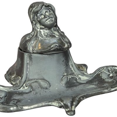 Weidlich Brothers Art Nouveau Figural Spelter Inkwell and Pen Tray Model 810