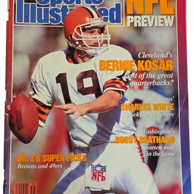 August 29 1988 Sports Illustrated Magazine NFL Preview Bernie Kosar Cleveland Browns Cover