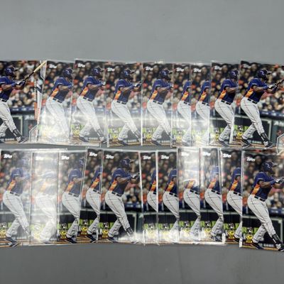 (23) 2020 Topps Update Yordan Alvarez RCs #U-300