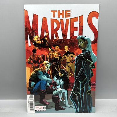 Marvel Comics The Marvels #5 (2021) - Mahmud Asrar 1:25 Variant Cover - Kurt Busiek story