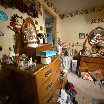 Sale Photo Thumbnail #25