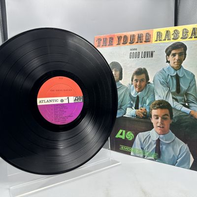 Atlantic Records The Young Rascals The Young Rascals Vinyl Album LP (1966) 8123 - Mono Pressing