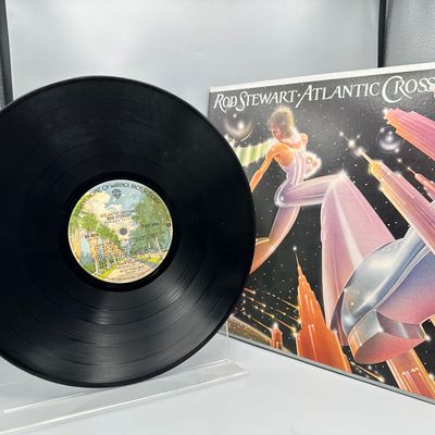 1975 Warner Bros. Records Rod Stewart Atlantic Crossing Vinyl Album - BS 2875