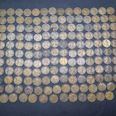 Sale Photo Thumbnail #158: (163) Assorted US Lincoln Wheat Cents - Better Dates Including 1931-S - Mixed Dates 1910s-1930s