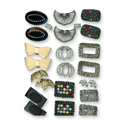 A CARD OF ASSORTED SHOE BUCKLES
