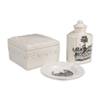 Sale Photo Thumbnail #527: 3pc Wedgwood Queen's Ware Tea Caddy, Box and Dish.