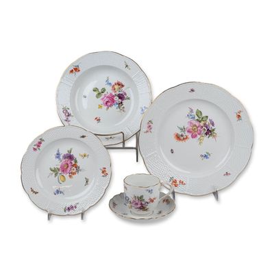 Sale Photo Thumbnail #285: 5pc Meissen Floral Porcelain Service Group