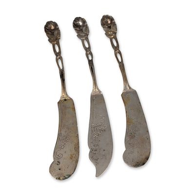 Sale Photo Thumbnail #503: Three German .800 Silver Hildesheimer Rose Spreaders