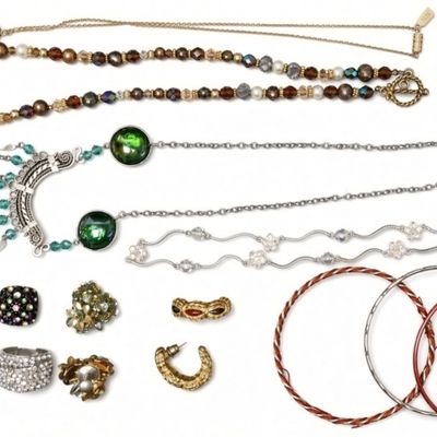 Sale Photo Thumbnail #277: Eclectic Vintage Jewelry Lot