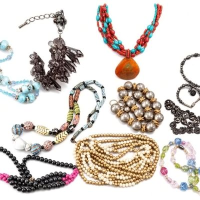 Sale Photo Thumbnail #186: Vintage Costume Jewelry Lot, 9 Pieces Mixed