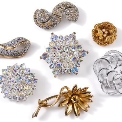 Sale Photo Thumbnail #302: Collection of 7 Vintage Mid-Century Costume Jewels