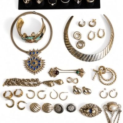 Sale Photo Thumbnail #266: Bold Vintage Gold-Tone Estate Jewelry Lot