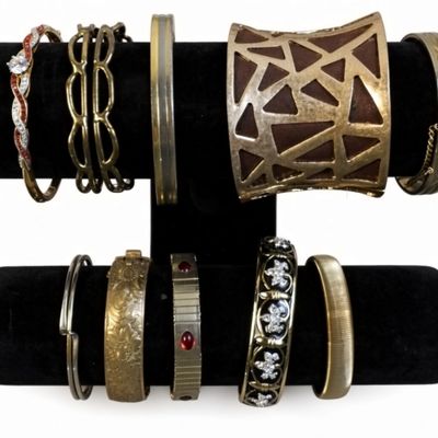 Sale Photo Thumbnail #312: Vintage & Modern Gold-Tone Bracelet 10 Piece Lot