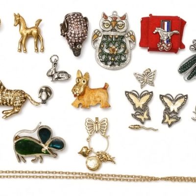 Sale Photo Thumbnail #268: Vintage Animal Brooch & Jewelry Lot