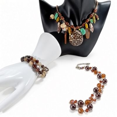 Sale Photo Thumbnail #107: Beaded Jewelry Lot - Necklace, Bracelet & Bracelet