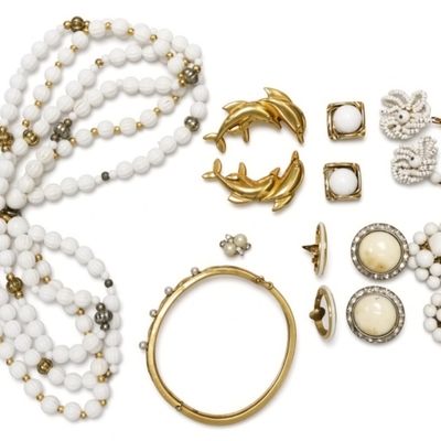 Sale Photo Thumbnail #327: Mixed Beaded & Gold -Tone Jewelry Lot