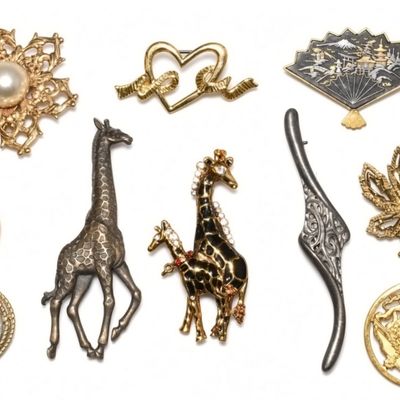 Sale Photo Thumbnail #35: Vintage Costume Jewelry Lot