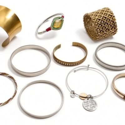 Sale Photo Thumbnail #9: 12 Bracelets