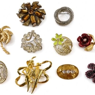 Sale Photo Thumbnail #48: 10 Vintage Estate Brooches Lot