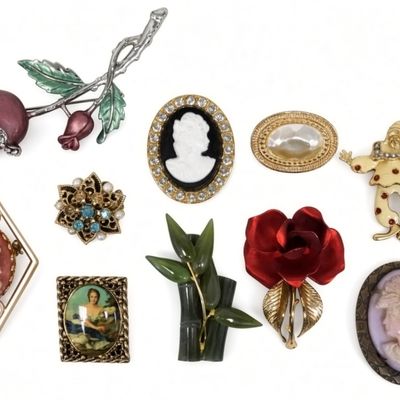 Sale Photo Thumbnail #313: Brooch Collection 10 Piece Lot