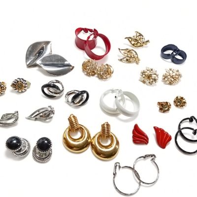 Sale Photo Thumbnail #187: Vintage Costume Jewelry Lot, 16 Pieces Mixed