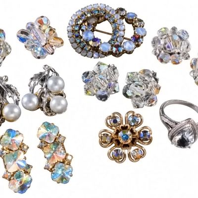 Sale Photo Thumbnail #306: Vintage Mid-Century Costume Jewelry Lot - 8 Pieces