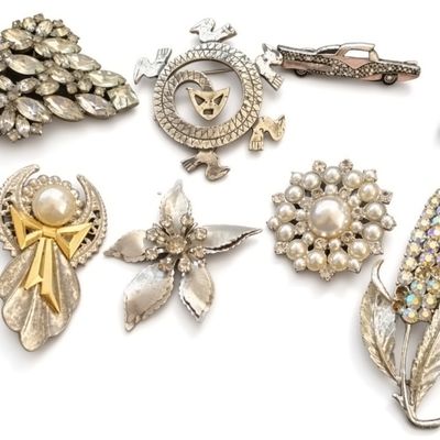 Sale Photo Thumbnail #23: Vintage ostume Jewelry Brooches