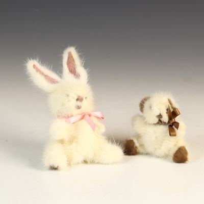 Sale Photo Thumbnail #143: A Pair of Boyds Collection Archive Series Real Fur Animal Figurines