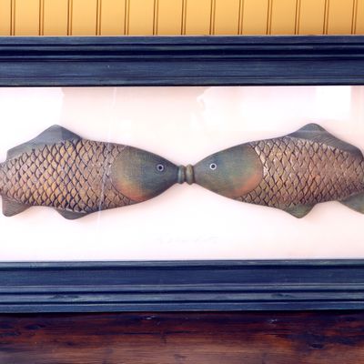 Sale Photo Thumbnail #107: K. William Kantz, Kissing Bottle Fish Shadow Box Sculpture