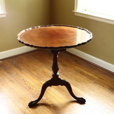 Sale Photo Thumbnail #100: Baker Historic Charleston Collection Chippendale Style Mahogany Pie Crust Tilt Top Table