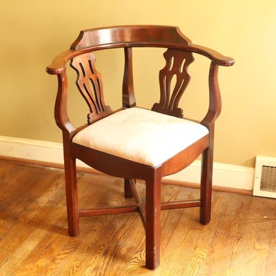 Sale Photo Thumbnail #102: Statesville Chair Co. Mid-Century Mahogany Chippendale Style Corner Chair