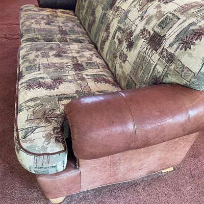 Sale Photo Thumbnail #187: Sofa