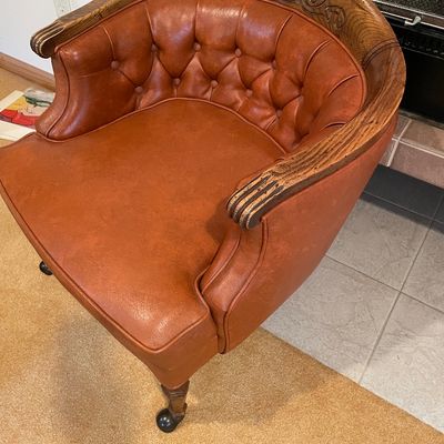 Sale Photo Thumbnail #258: Barrel chair