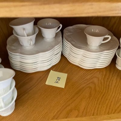 Sale Photo Thumbnail #136: Snack plates
