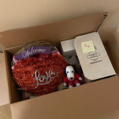 Sale Photo Thumbnail #709: Valentine’s Day decor
