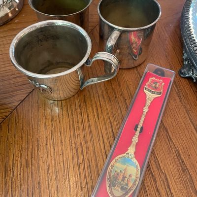 Sale Photo Thumbnail #146: Glass serving