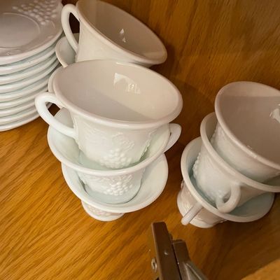 Sale Photo Thumbnail #135: Snack plates
