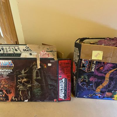 Sale Photo Thumbnail #729: Not sure if all pieces are there
Boxes are in bad shape