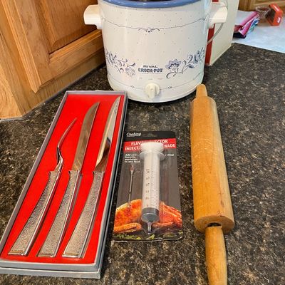 Sale Photo Thumbnail #39: Kitchen knives and more
