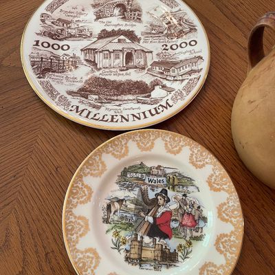 Sale Photo Thumbnail #97: Red Wing pot with plates