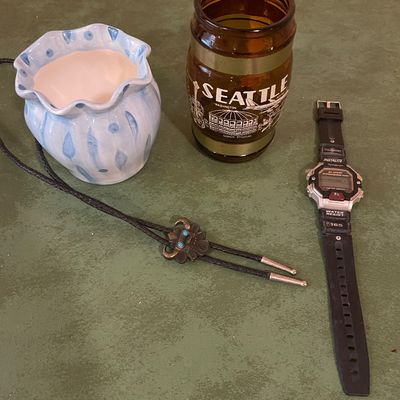 Sale Photo Thumbnail #577: Misc items