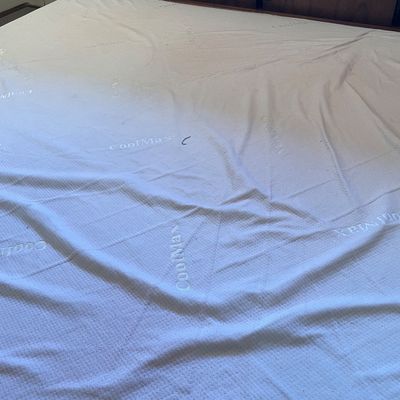 Sale Photo Thumbnail #322: King bed with headboard