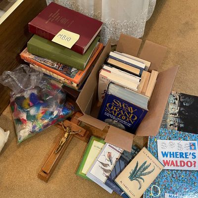 Sale Photo Thumbnail #326: Books