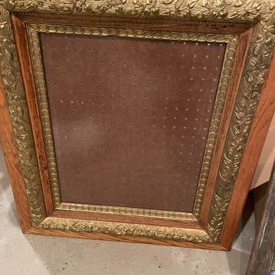 Sale Photo Thumbnail #523: 2 gold frames