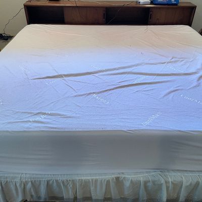 Sale Photo Thumbnail #318: King bed with headboard
