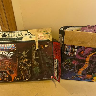 Sale Photo Thumbnail #726: Not sure if all pieces are there
Boxes are in bad shape