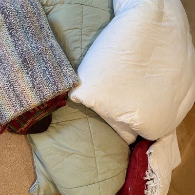 Sale Photo Thumbnail #276: Blankets