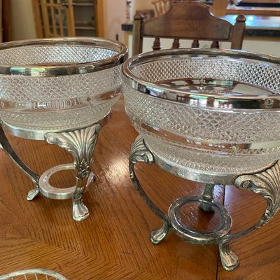 Sale Photo Thumbnail #151: Glass serving